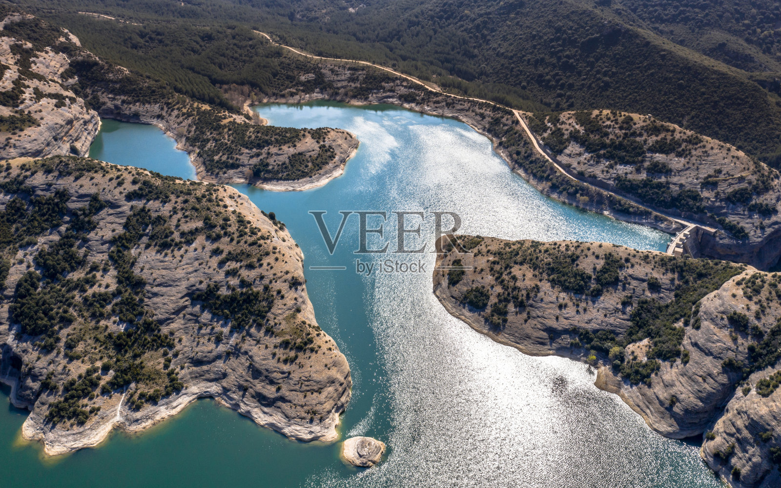 Vadiello水库鸟瞰图照片摄影图片