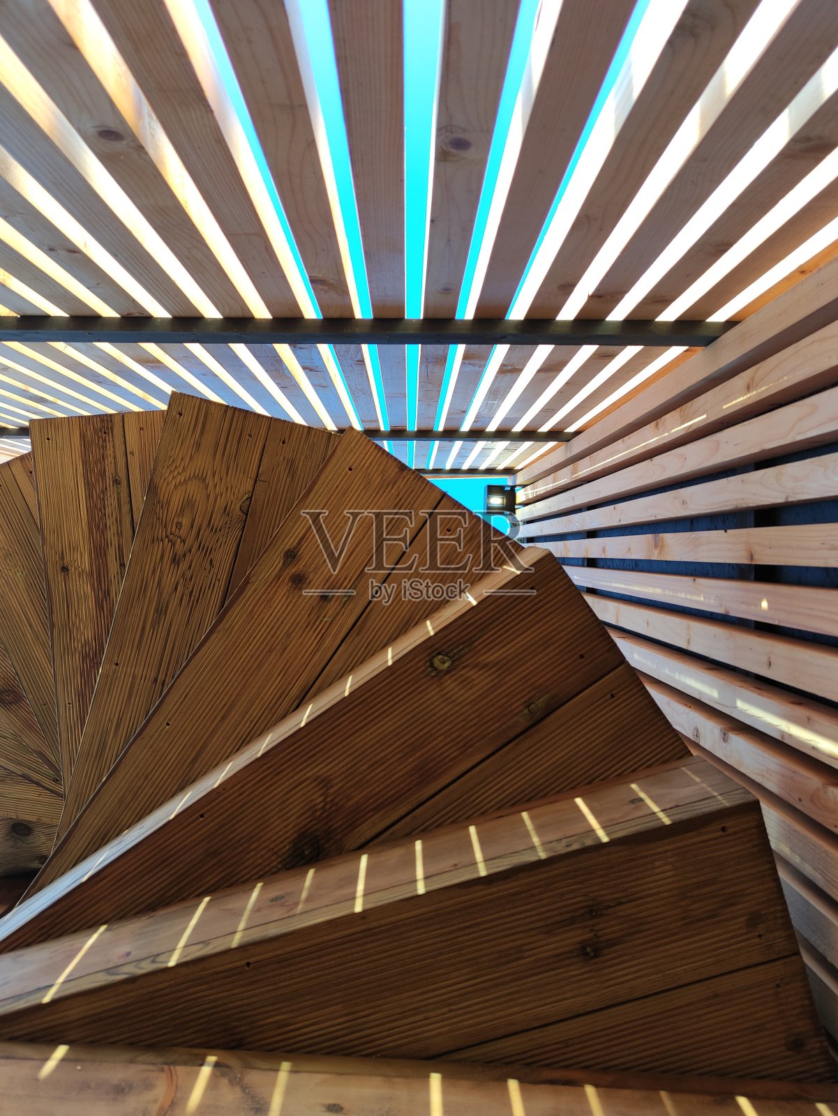 木楼梯照片摄影图片