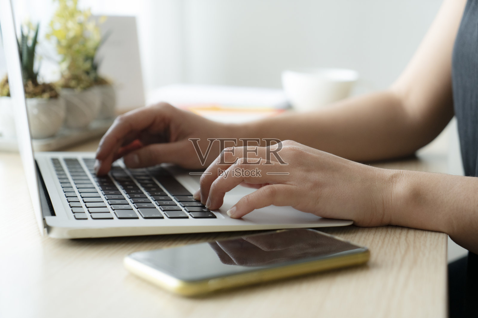 在家远程办公照片摄影图片