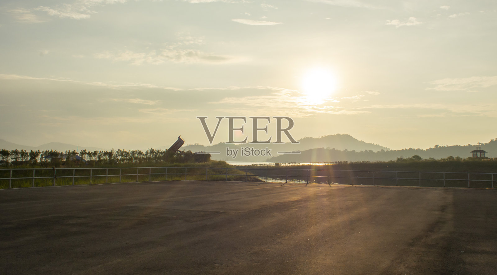 大坝与晨光照片摄影图片