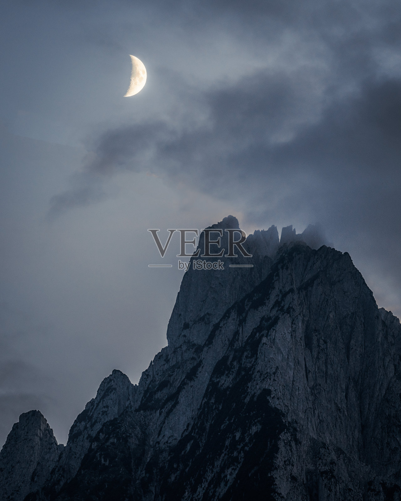 月亮和山照片摄影图片