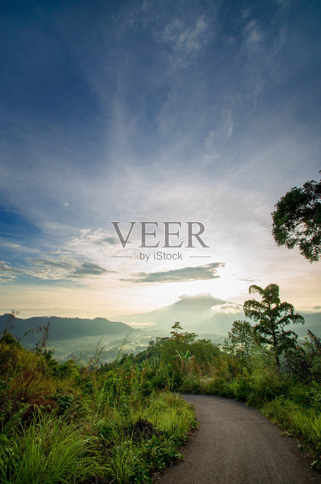 通往峡谷的街道照片摄影图片