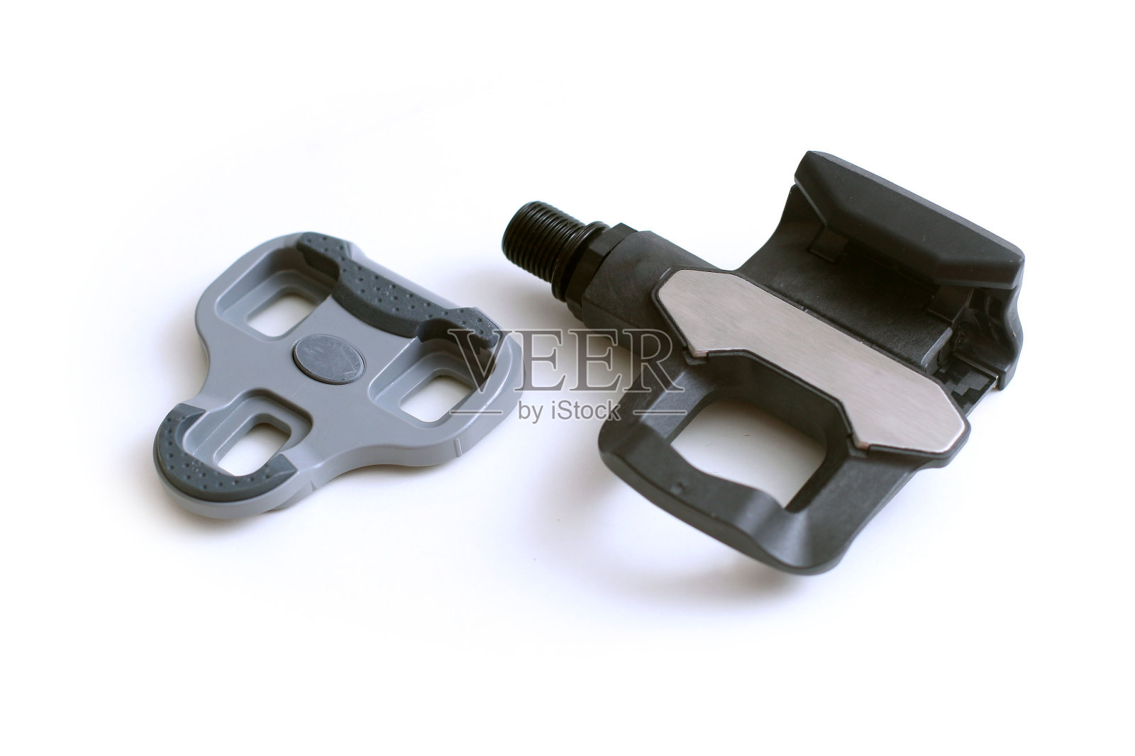 现代自行车踏板在不同的风格与剪辑孤立在白色背景。照片摄影图片