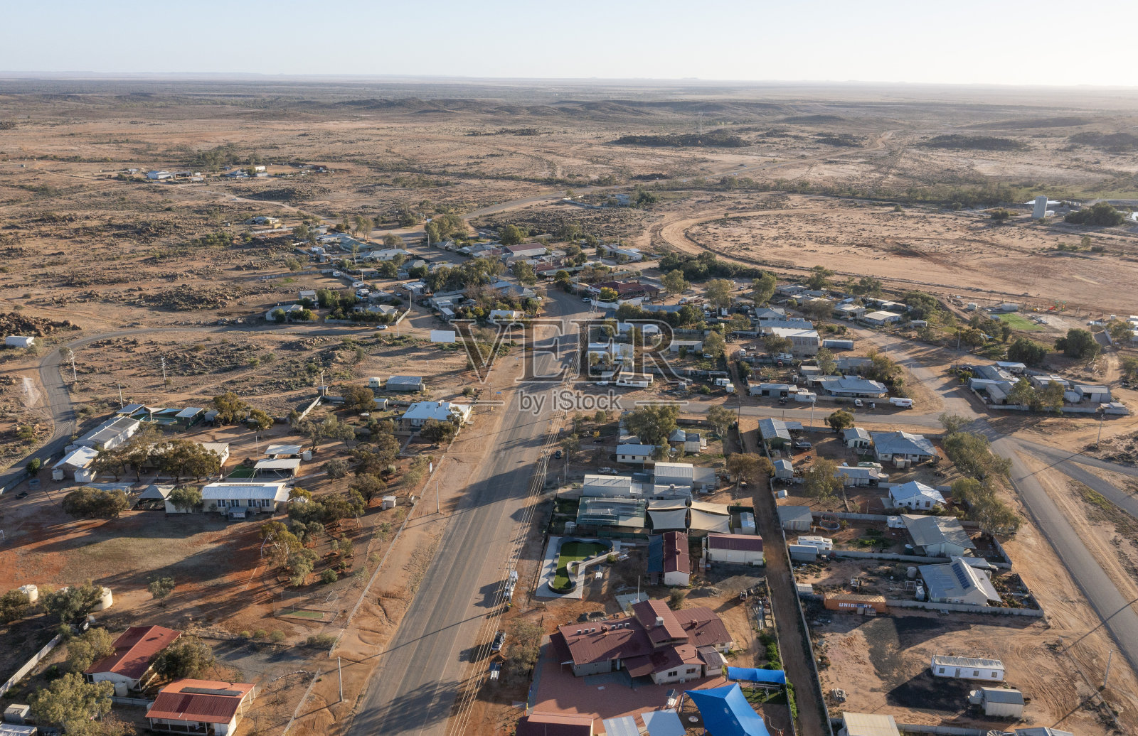 蒂布伯拉的内陆小镇。照片摄影图片