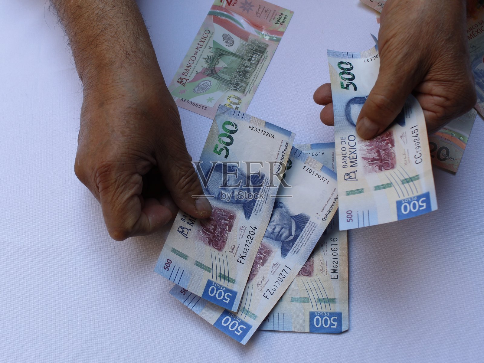 经济和金融与墨西哥的钱照片摄影图片