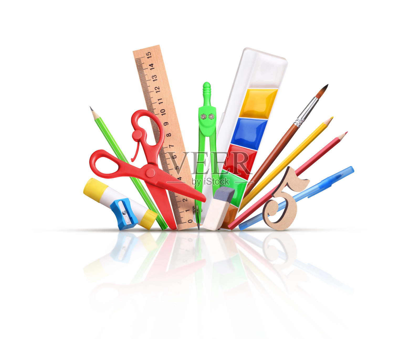 白色背景反射的学校用品照片摄影图片