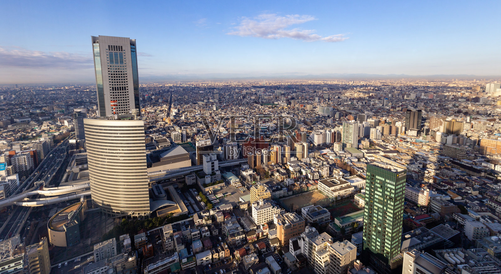 东京，日本冬天的天际线照片摄影图片