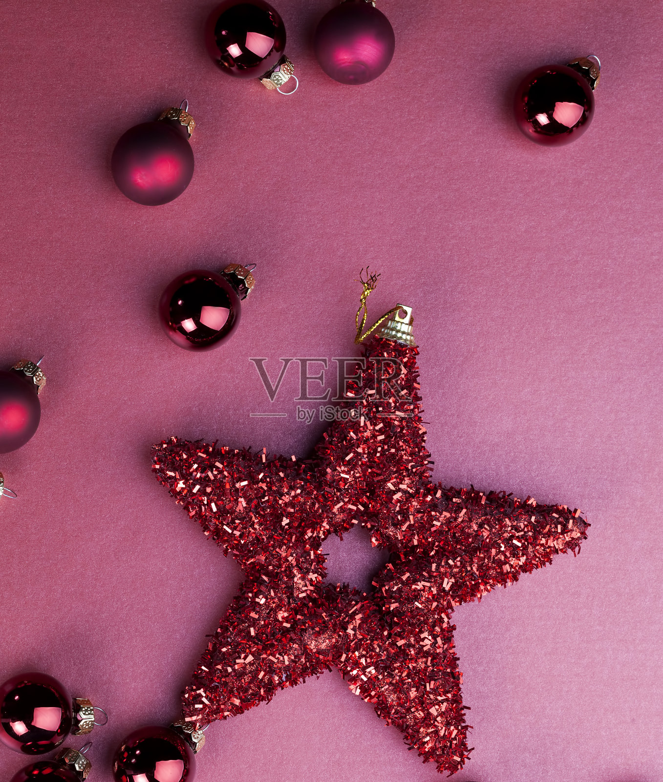 圣诞树上的圣诞装饰照片摄影图片