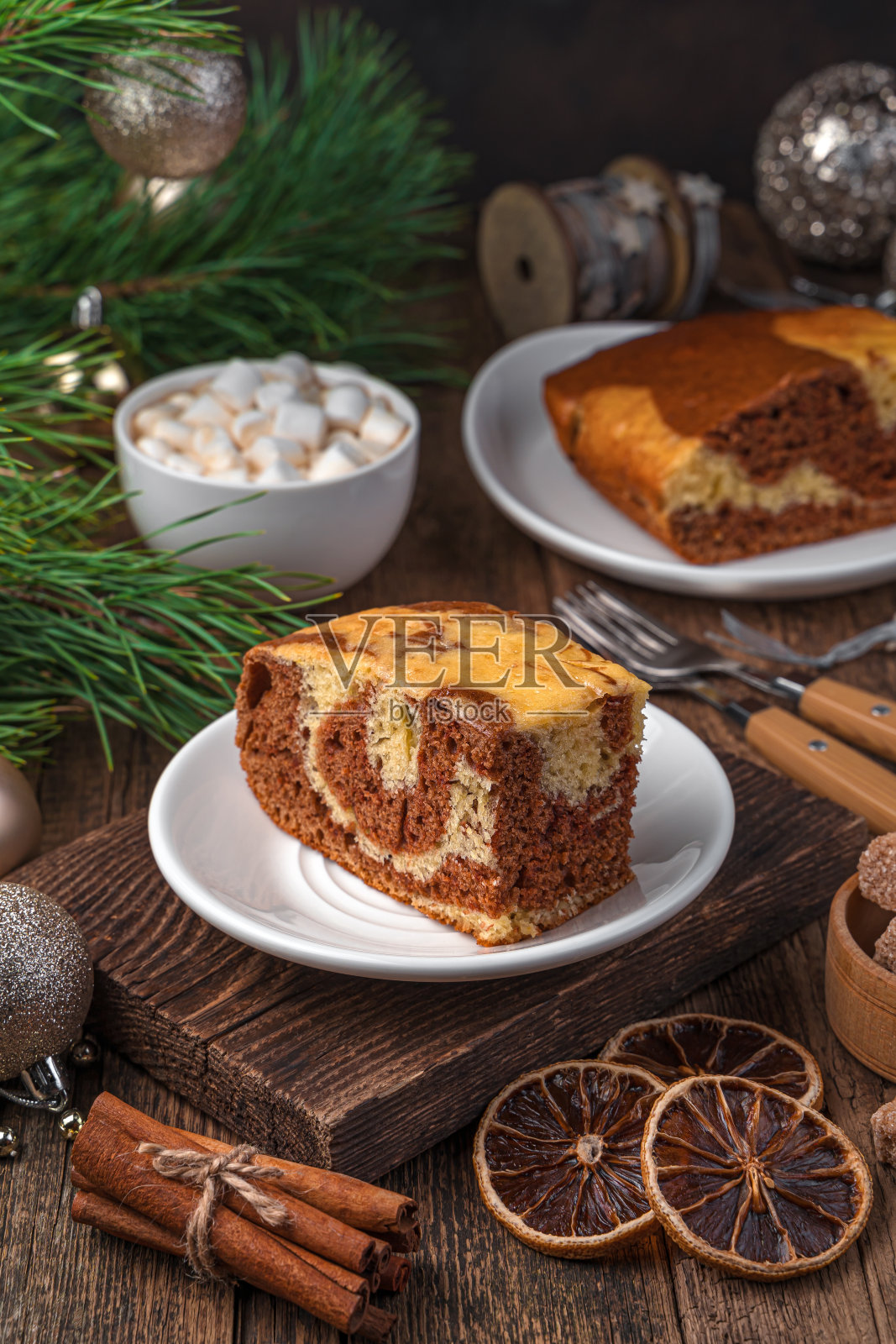 圣诞背景斑马巧克力蛋糕照片摄影图片
