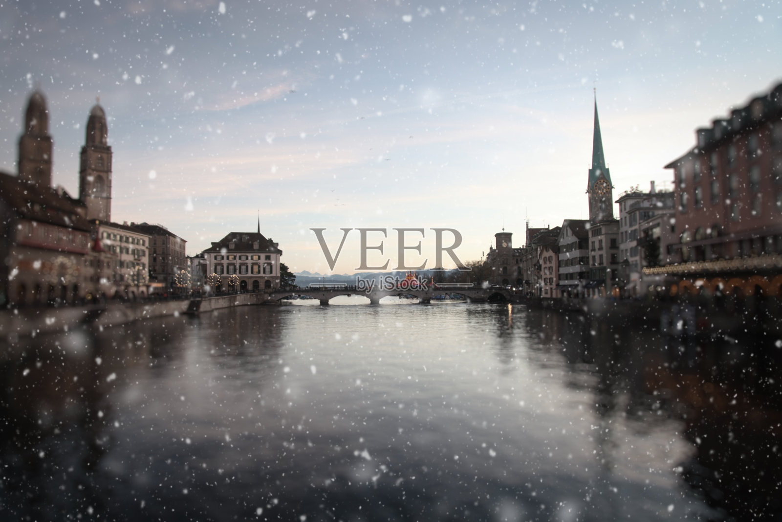 瑞士苏黎世的圣诞雪照片摄影图片