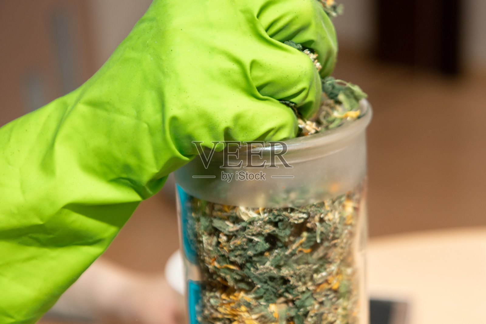 在无菌条件下工作照片摄影图片