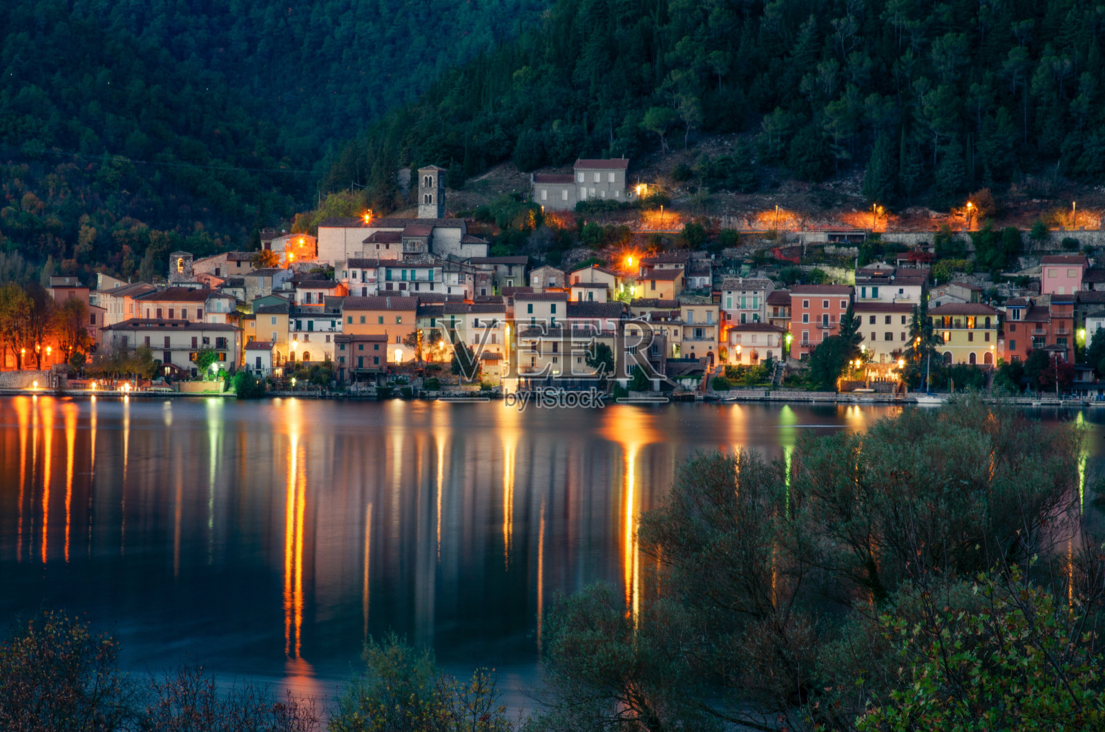 特尔尼皮耶迪卢科村照片摄影图片