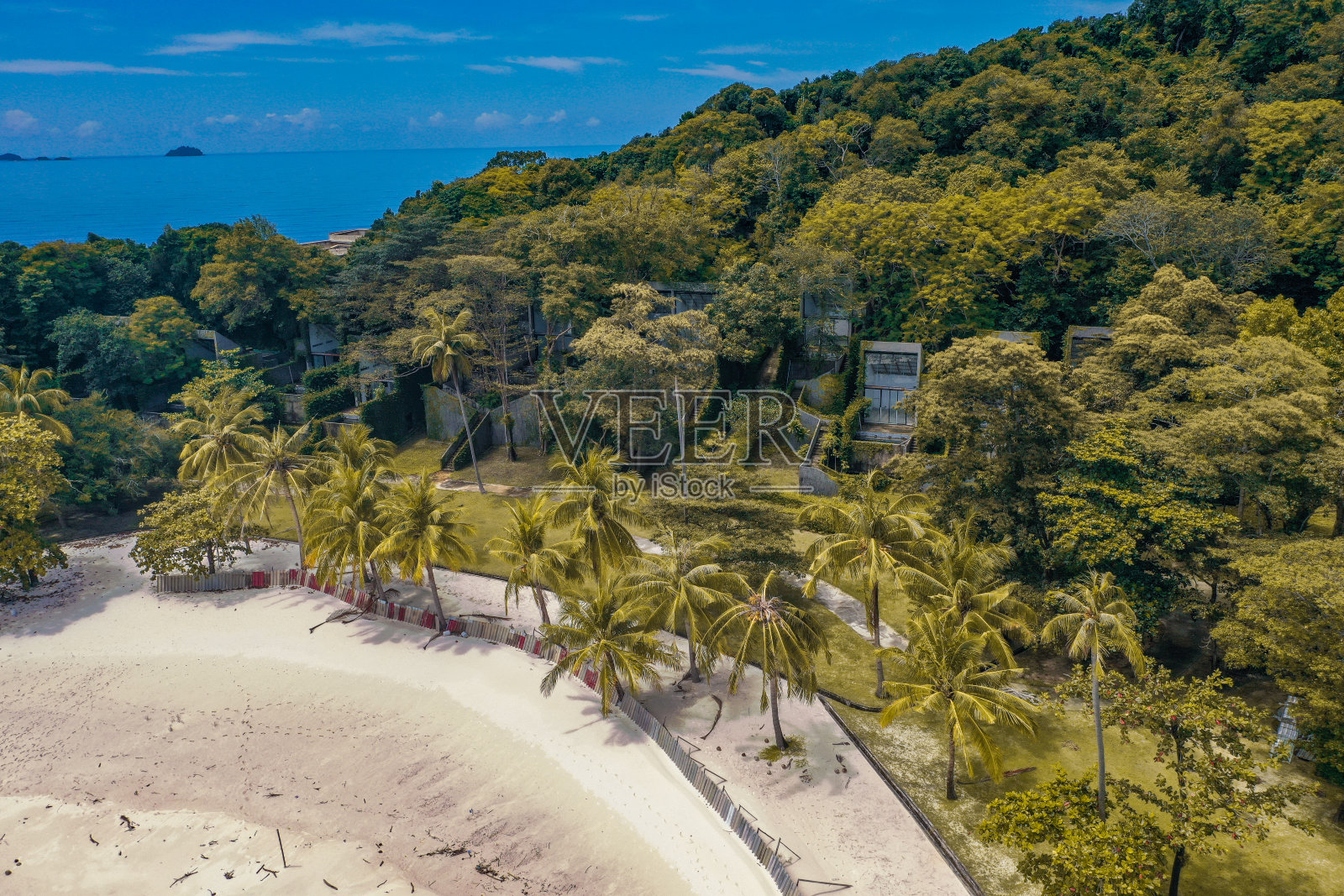 美丽的热带岛屿koh Kham，白色沙滩与火山岩石，靠近koh Mak，泰国照片摄影图片