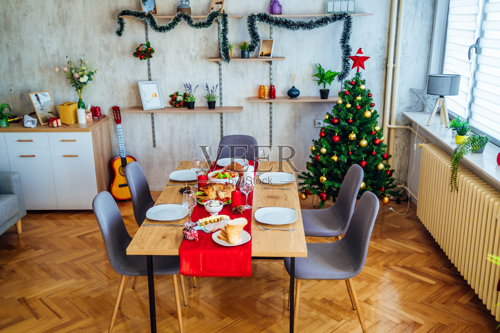 餐桌准备好了照片摄影图片