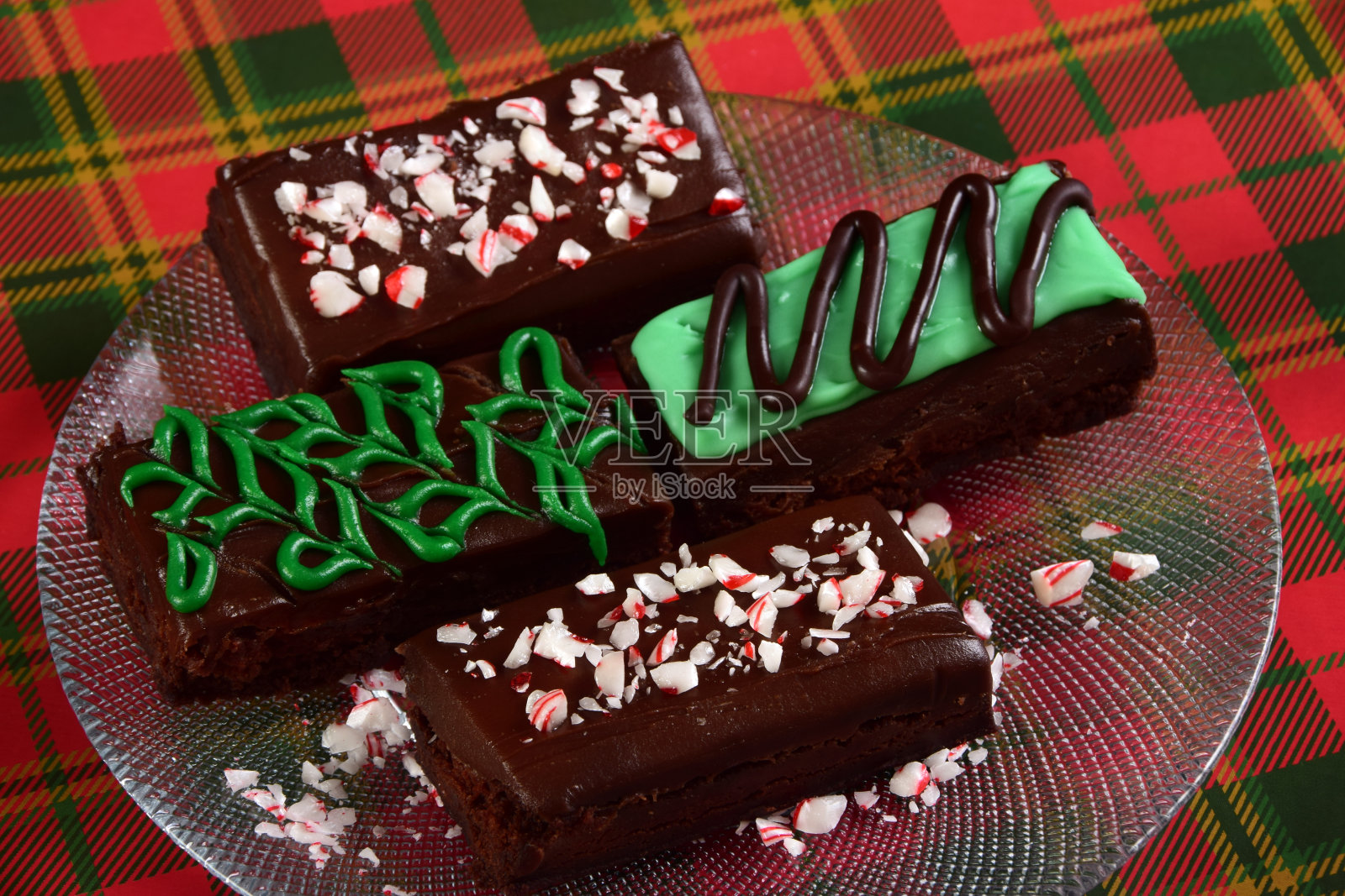 假日薄荷巧克力软糖布朗尼照片摄影图片