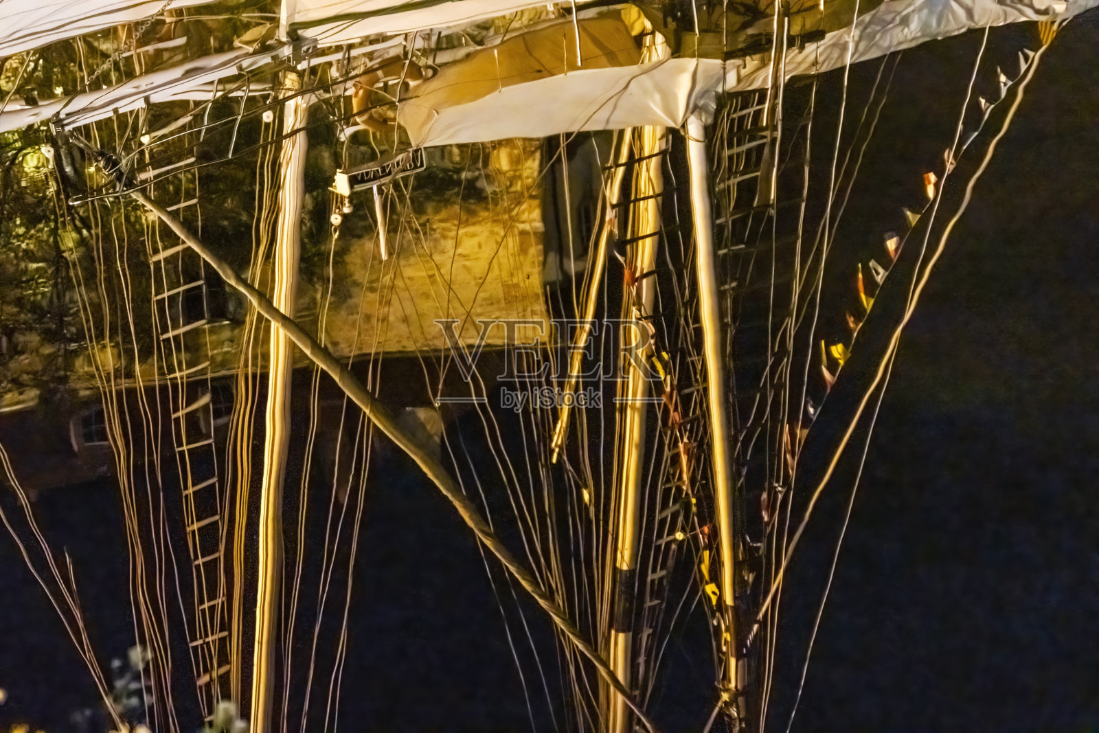 夜间帆船滨水倒影摘要内港洪福勒法国照片摄影图片