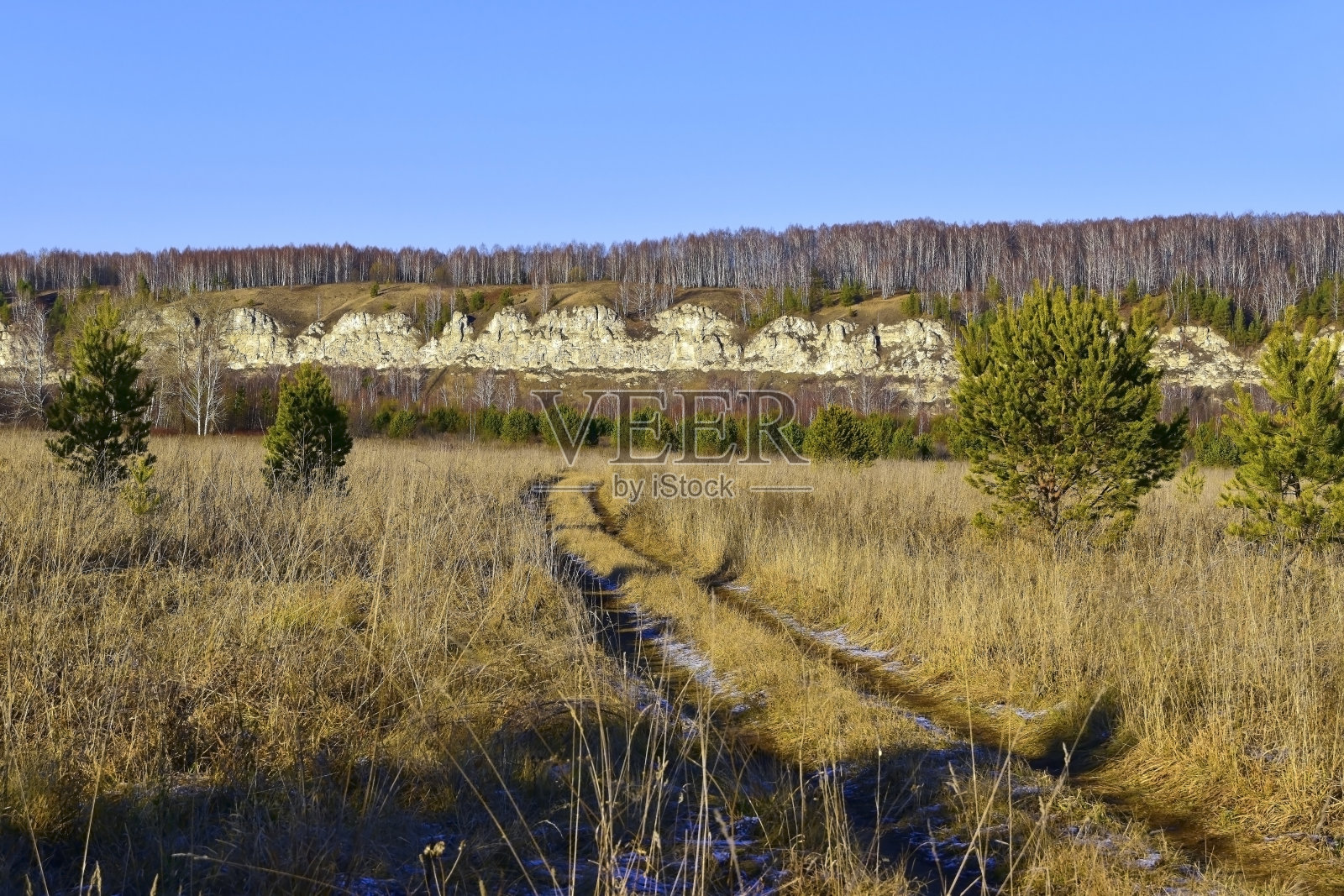 白色Podkamennaya山照片摄影图片
