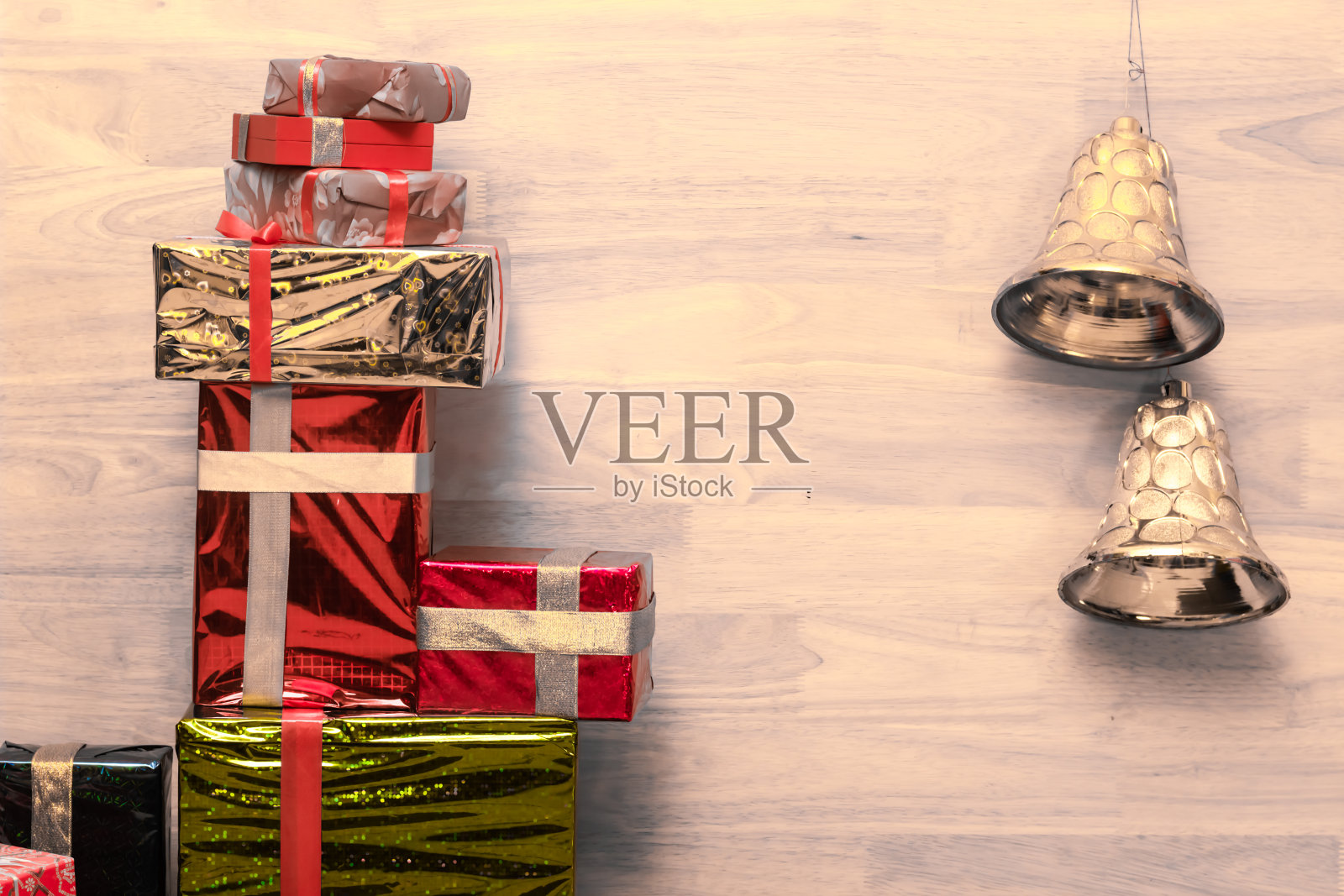 丰富多彩的圣诞节和新年装饰背景墙纸或模板的设计与文本复制空间照片摄影图片