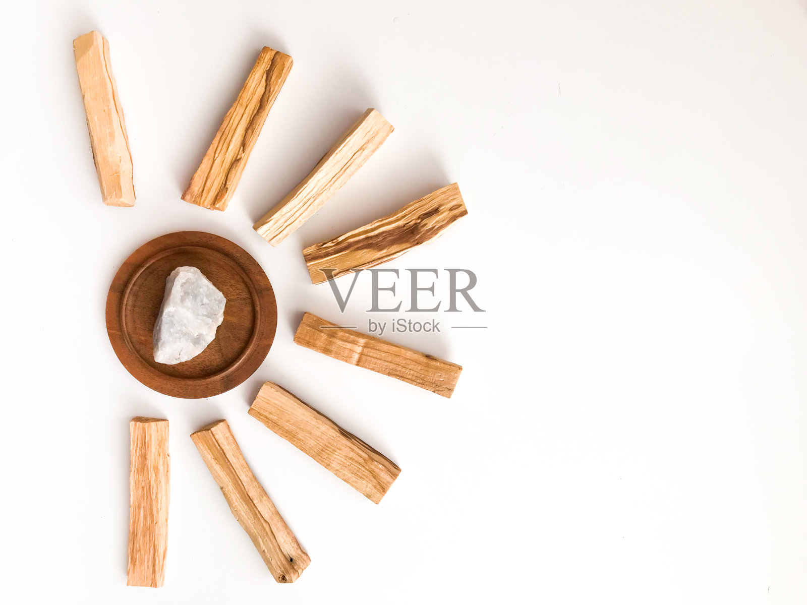 摘要白鼠尾草香和帕洛桑香的香气背景。喧闹的艺术背景深奥照片摄影图片