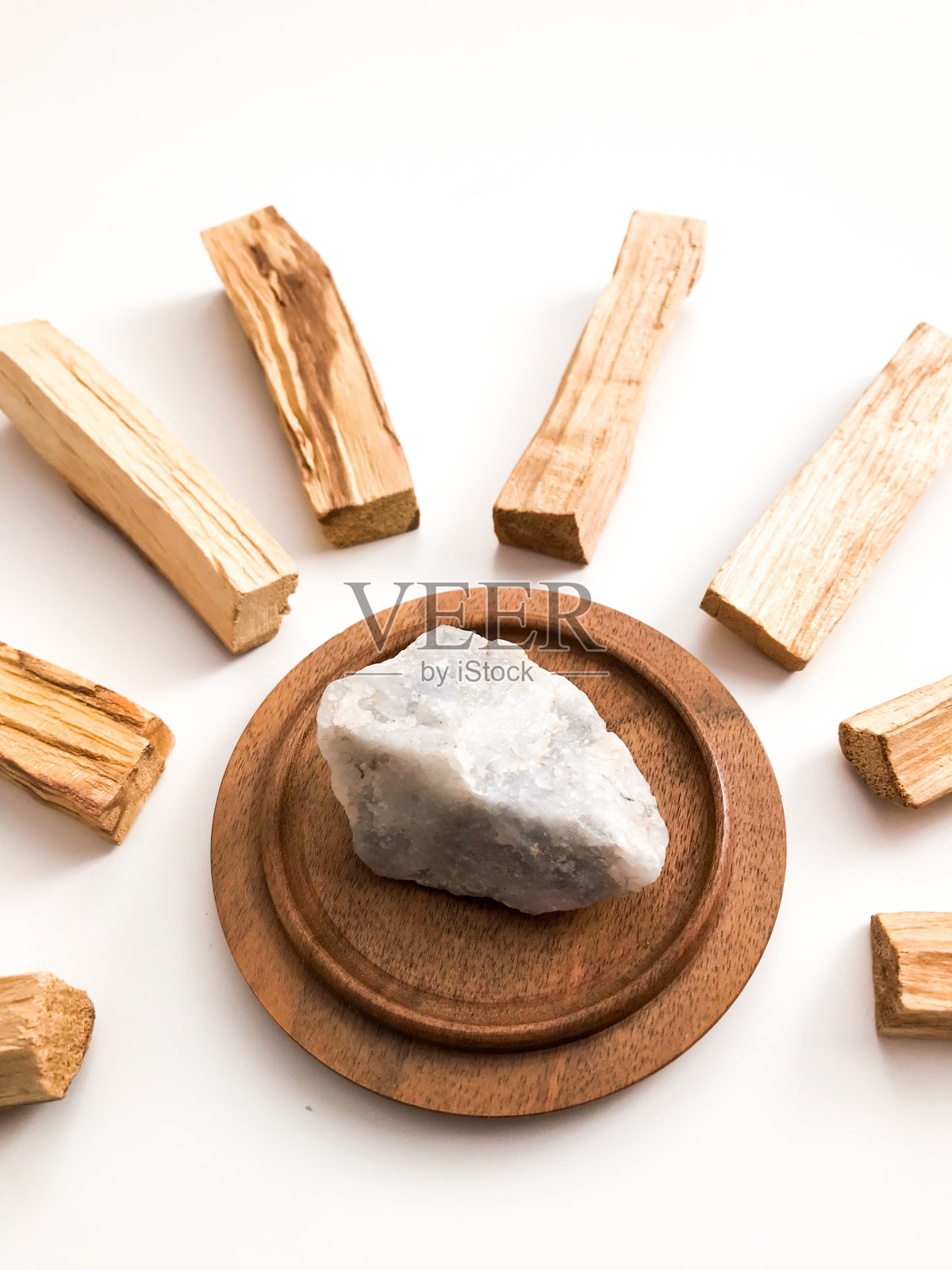 摘要白鼠尾草香和帕洛桑香的香气背景。喧闹的艺术背景深奥照片摄影图片