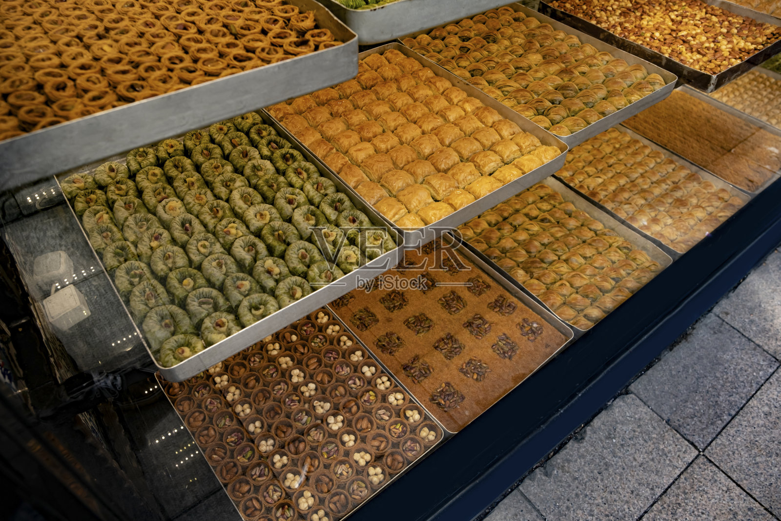 土耳其甜点果仁蜜饼照片摄影图片