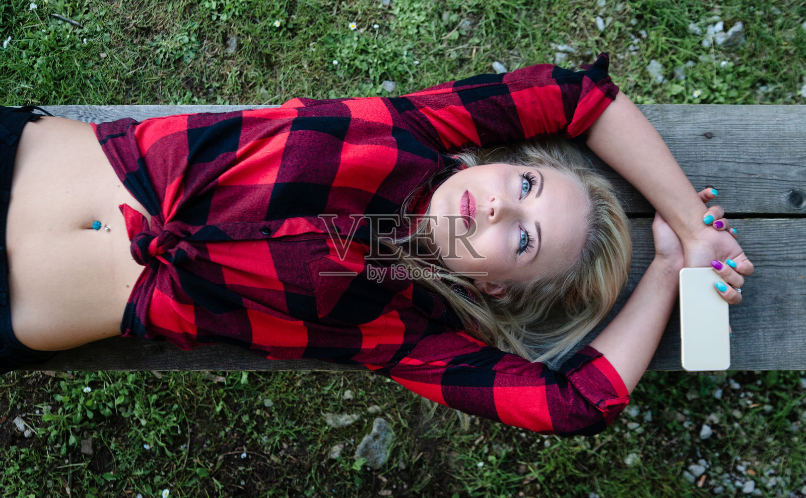 当我在公园放松的时候，我得到了最好的想法照片摄影图片