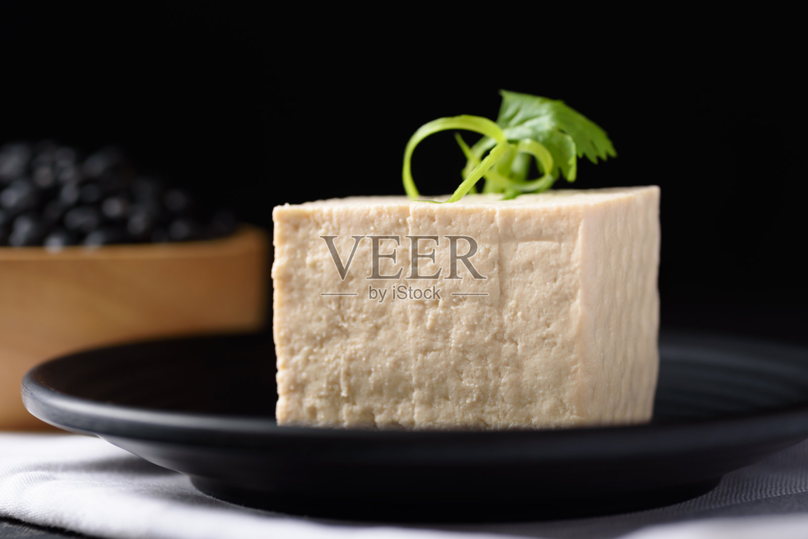 由有机大豆制成的新鲜豆腐照片摄影图片