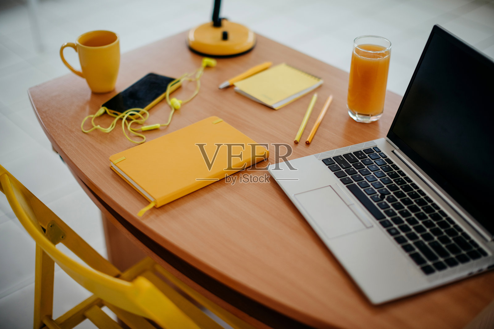 黄色的照片摄影图片