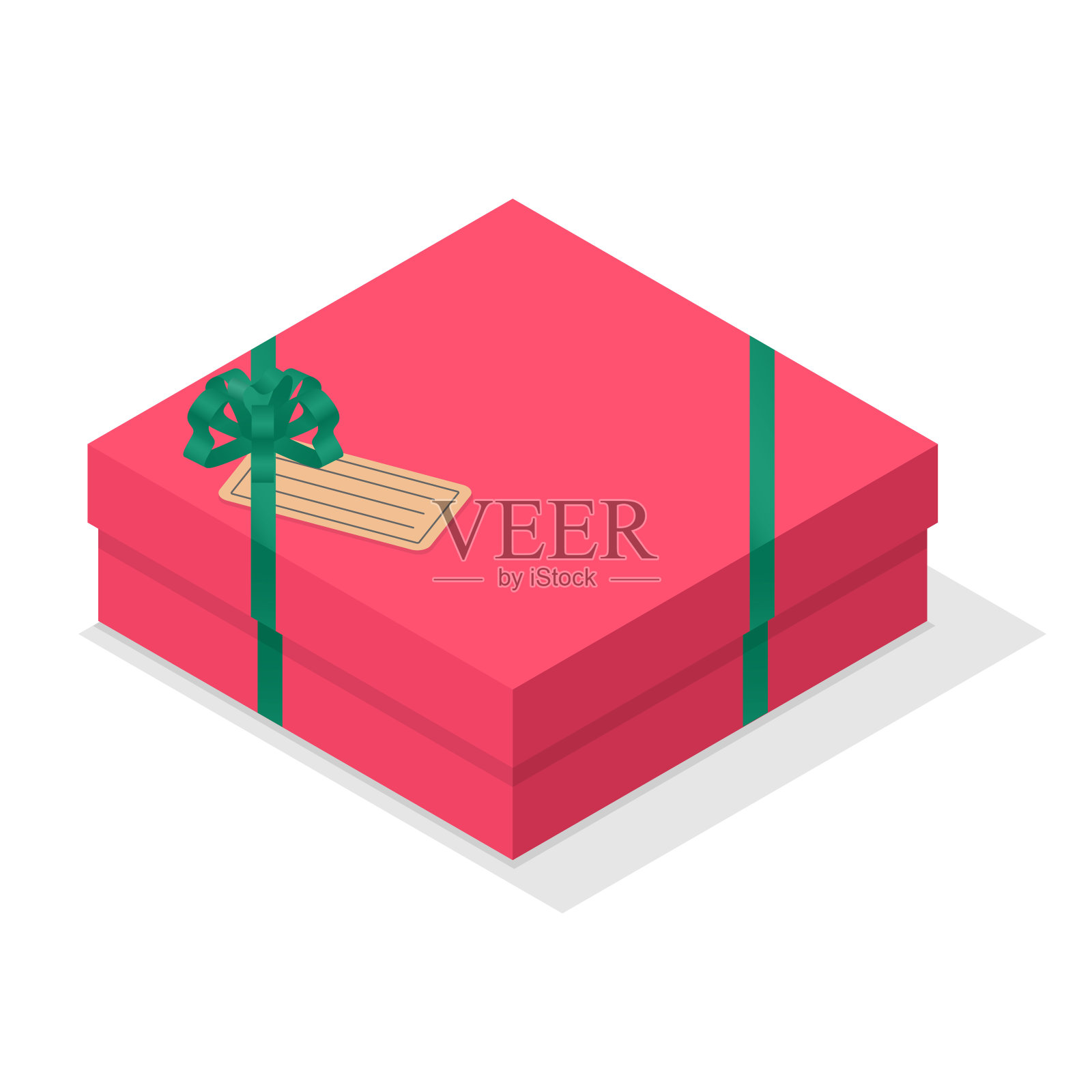 正方形形状低假日礼品盒等距二维矢量插图。装饰问候礼物盒与贺卡标签隔离在白色背景。红色包装与绿色丝带蝴蝶结等距2d插画图片素材