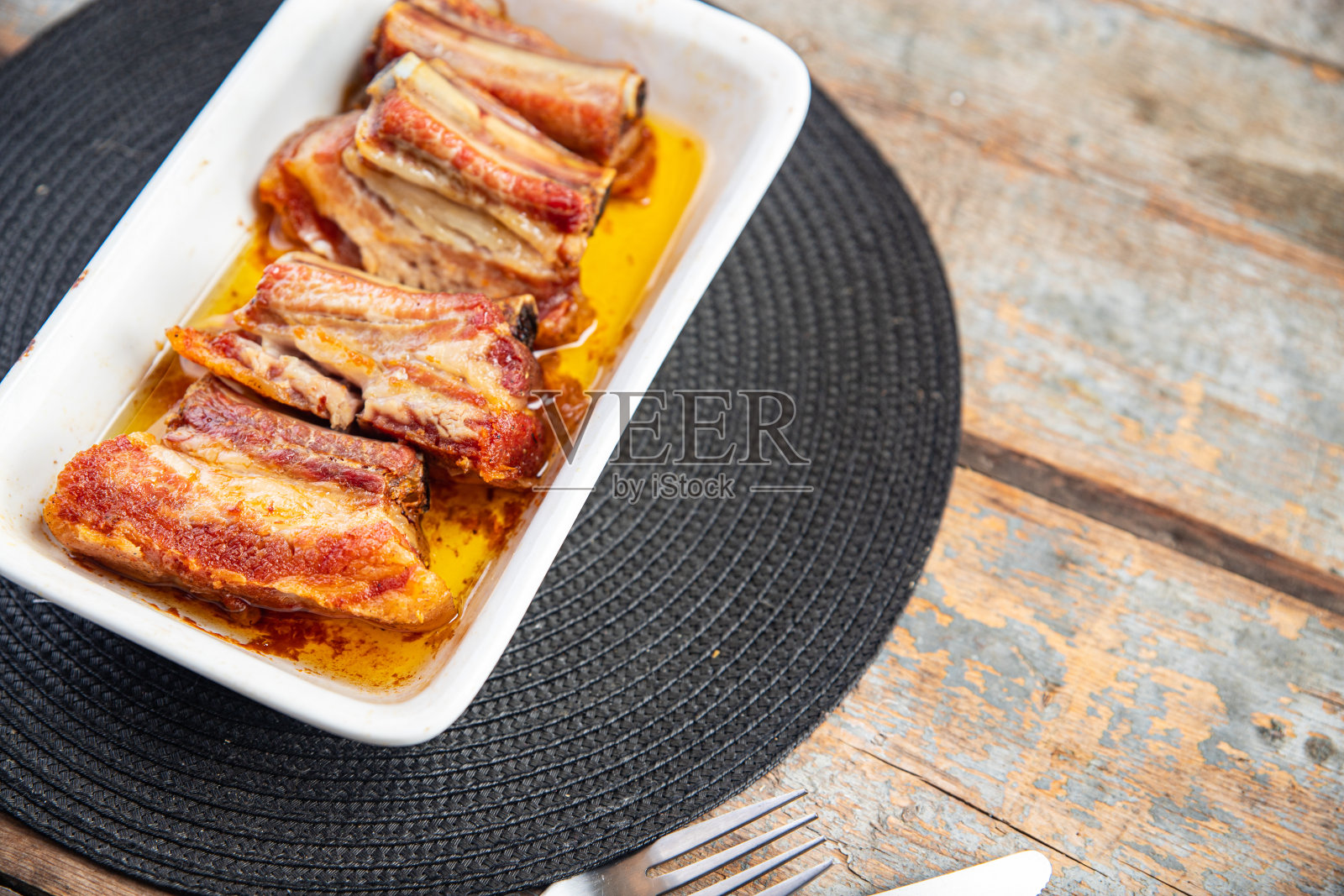 排骨烧烤猪肉炒牛肉B-B-Q食物香料烧烤辛辣新鲜餐小吃在桌上复制空间食物背景照片摄影图片