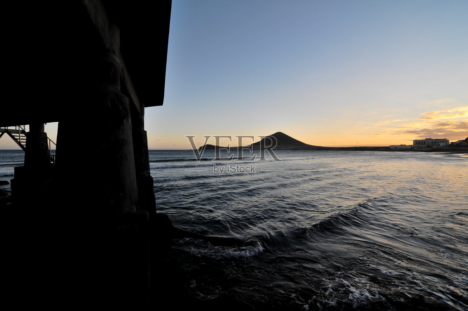 大西洋上的日落照片摄影图片