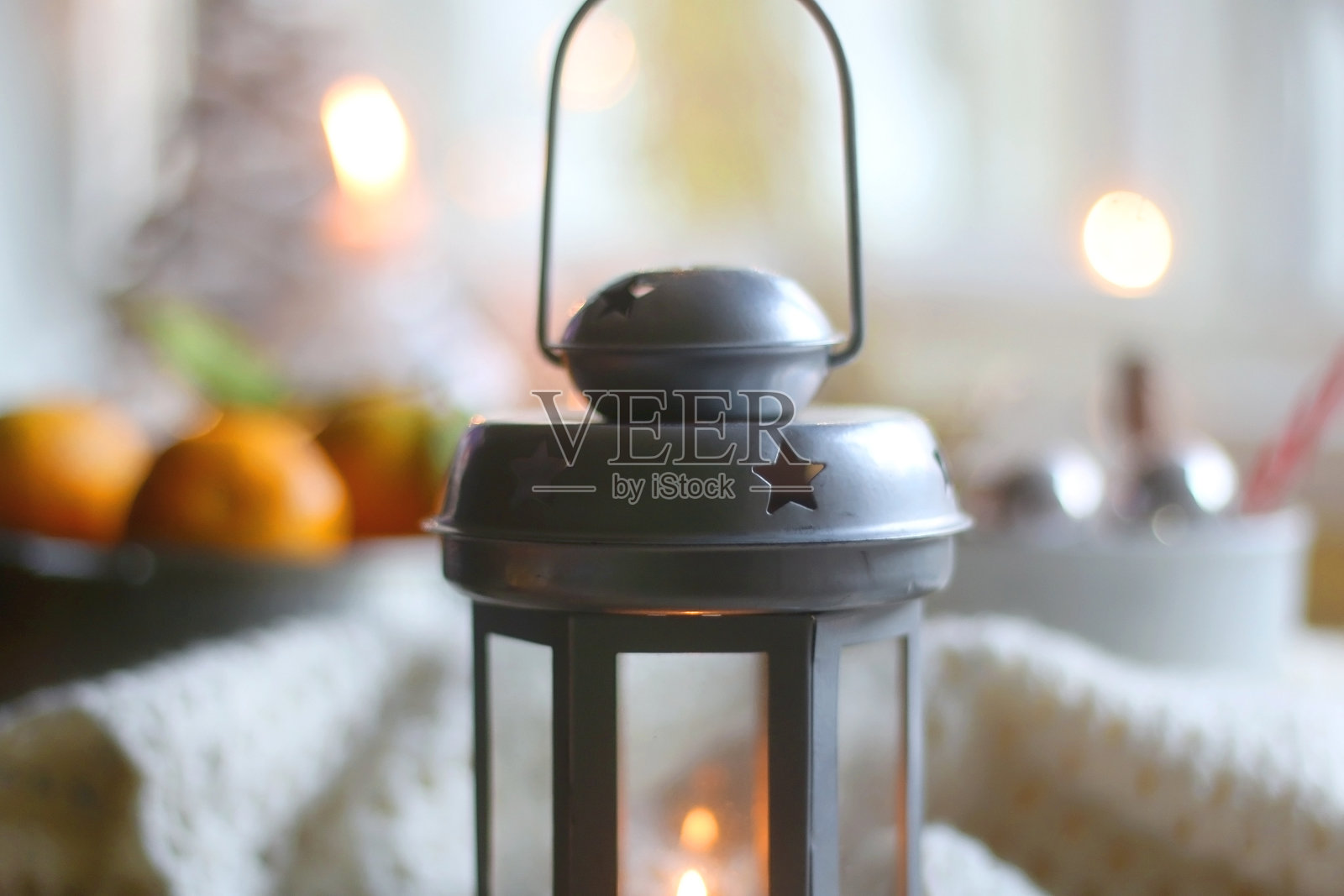 橘子和圣诞装饰品照片摄影图片