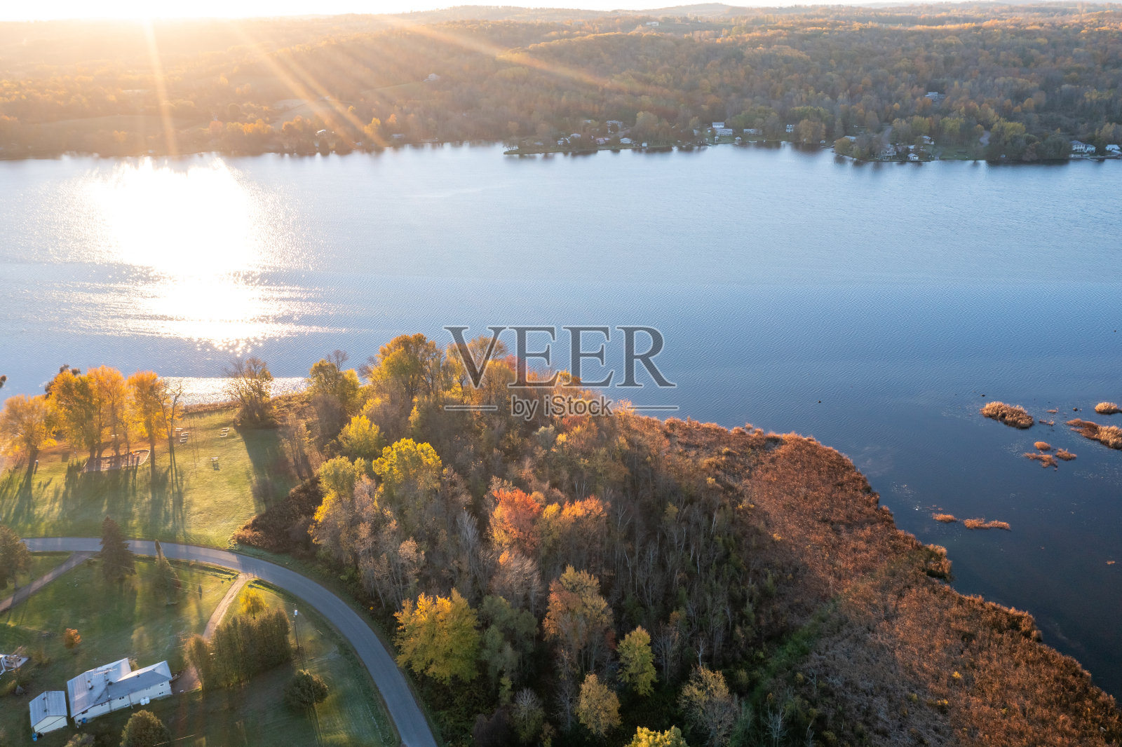 加拿大黑斯廷斯的空中水稻湖和特伦特河照片摄影图片