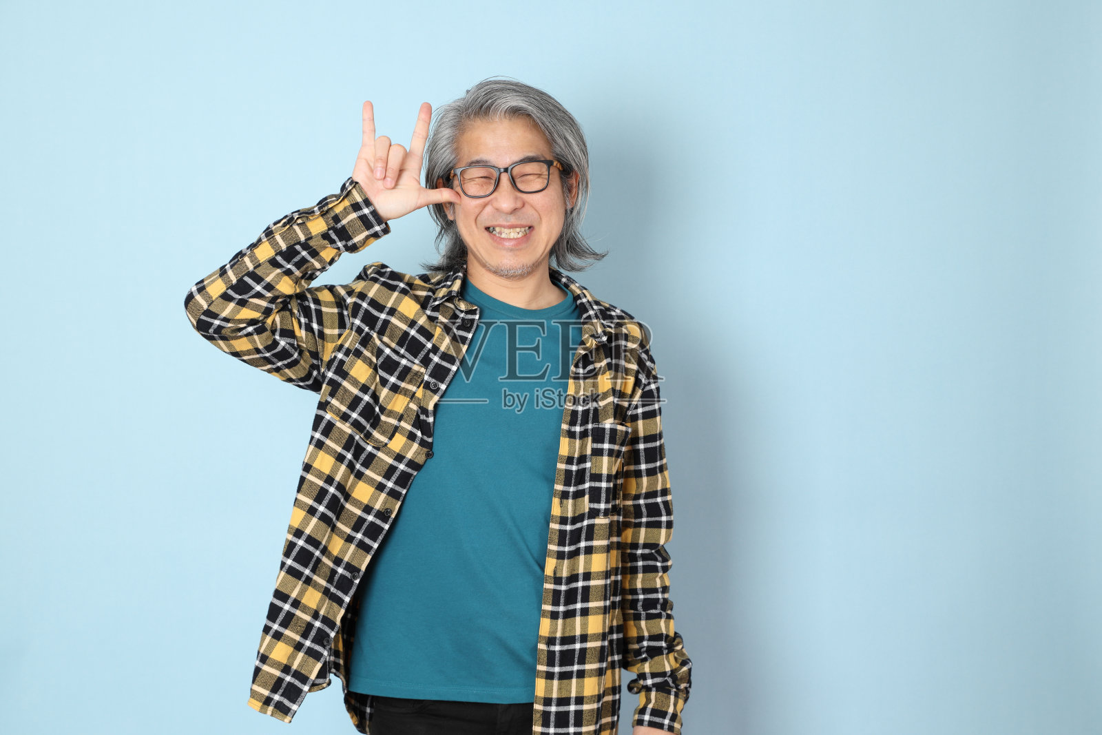 男人用蓝色照片摄影图片