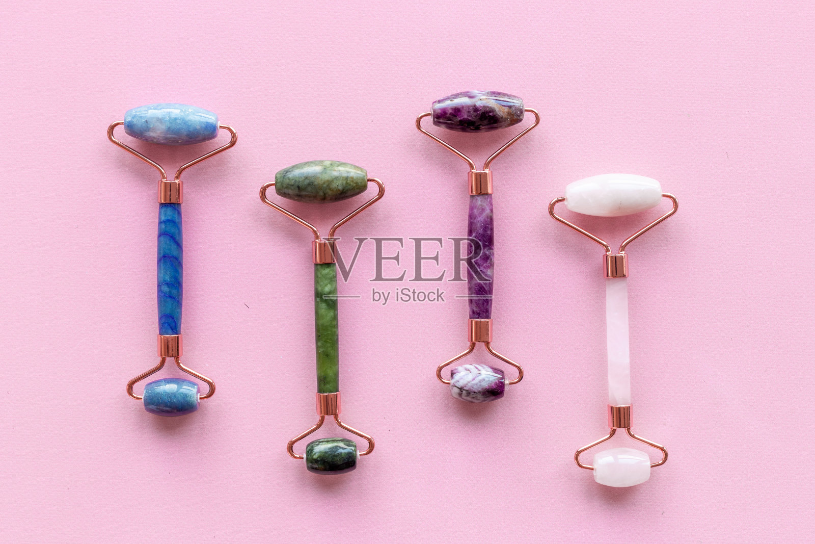 图案与面部按摩辊提升面部和健康照片摄影图片