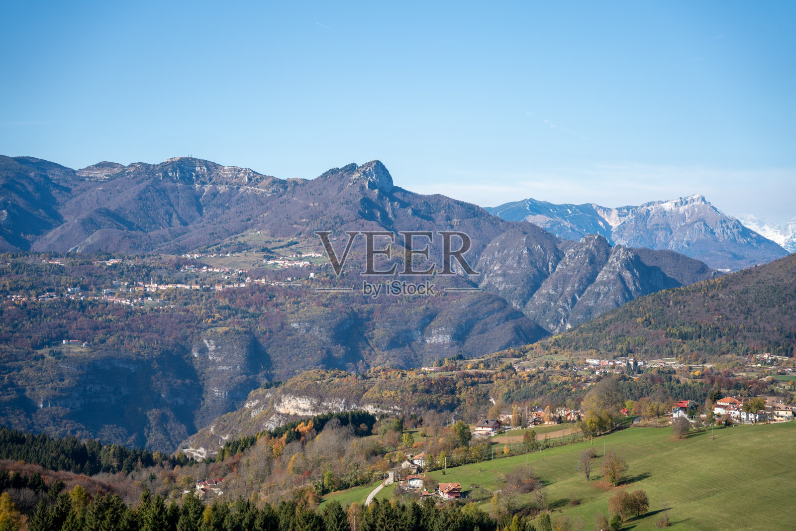 亚洲的阿尔派诺和特伦蒂诺山照片摄影图片