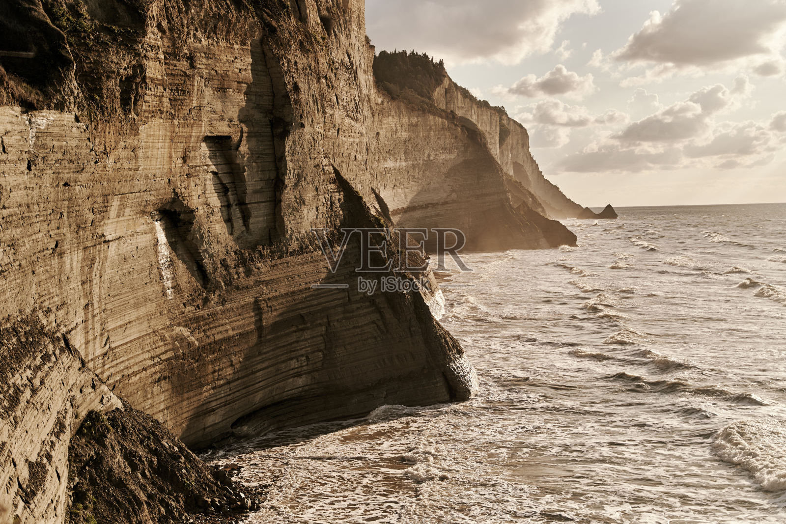 洛加斯海滩和佩劳拉迪斯惊人的岩石悬崖。科孚岛。希腊照片摄影图片