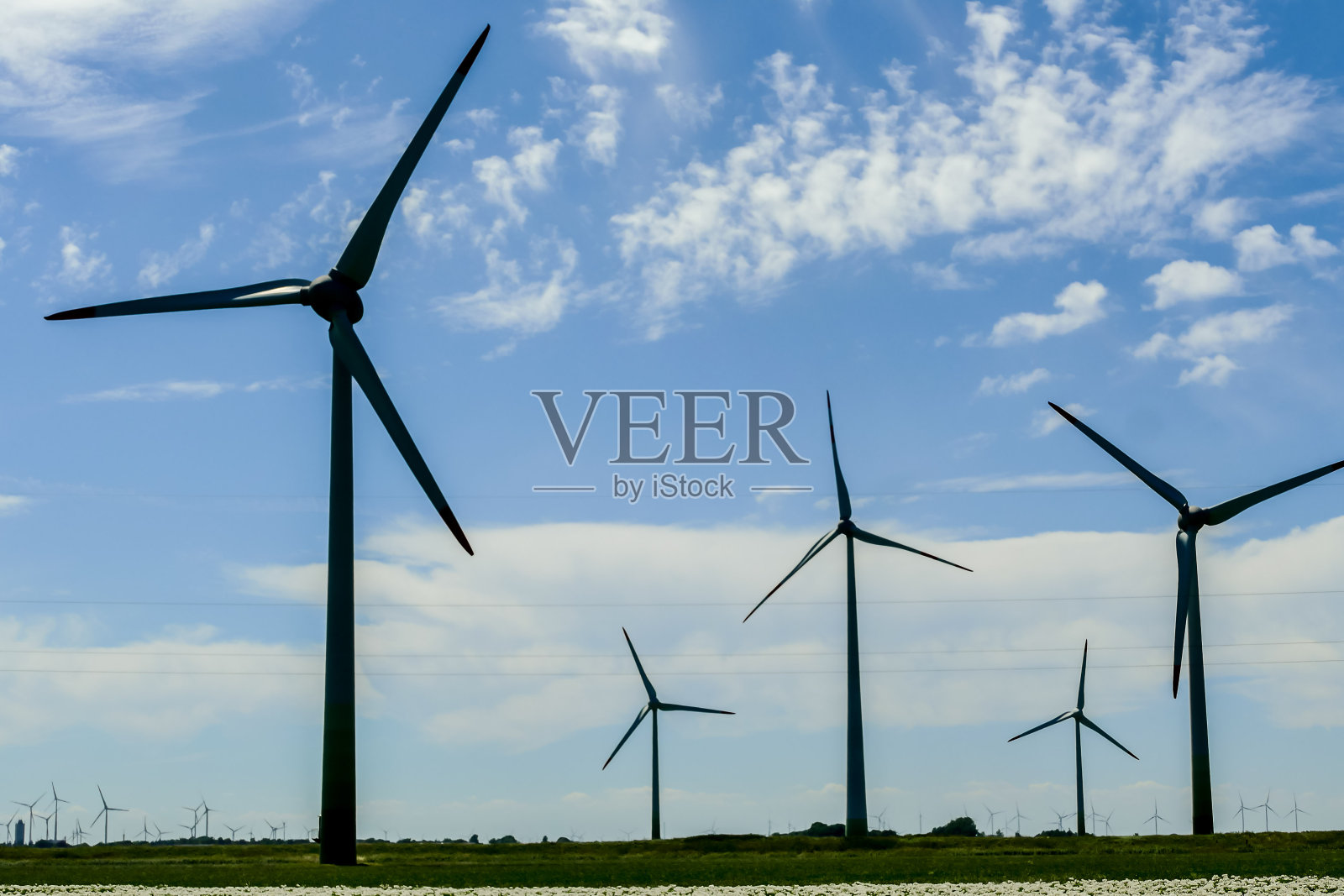 风力涡轮机，在瑞典的北欧照片摄影图片