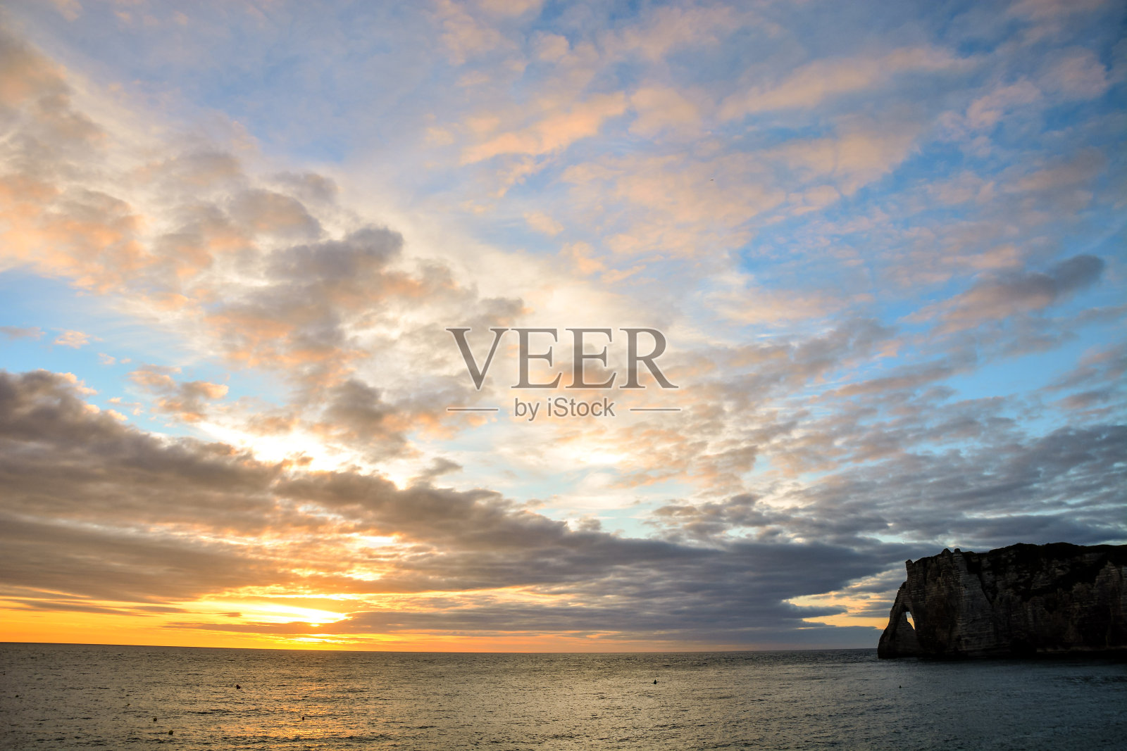 悬崖上游埃特雷塔市诺曼底法国欧洲照片摄影图片