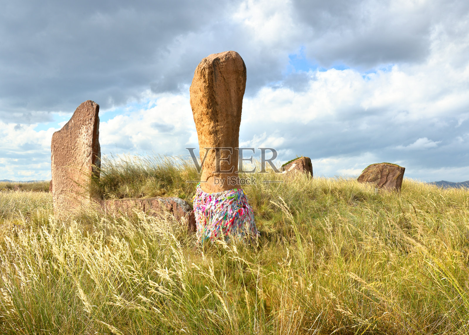 哈卡斯草原上的萨尔比克斯基库尔干照片摄影图片