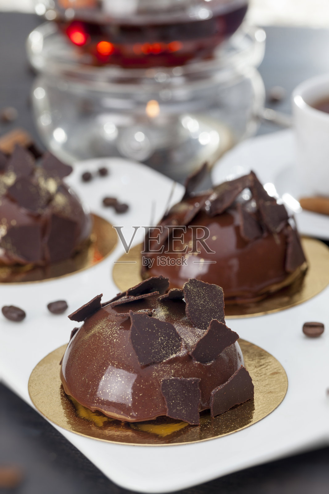 美味的牛奶巧克力蛋糕照片摄影图片