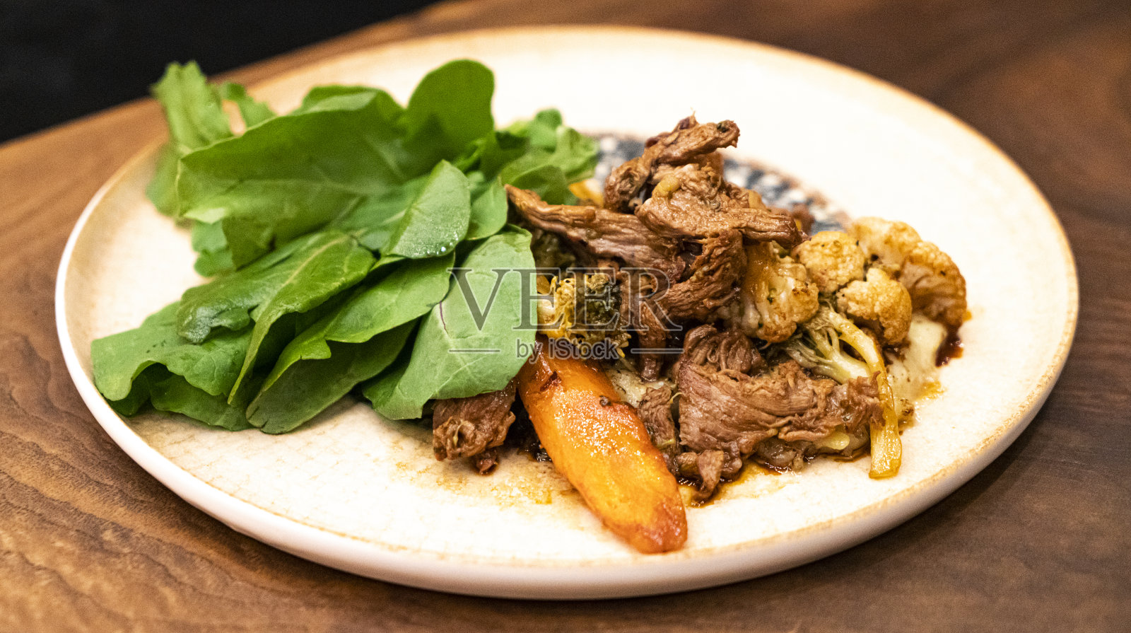 牛排和蔬菜照片摄影图片