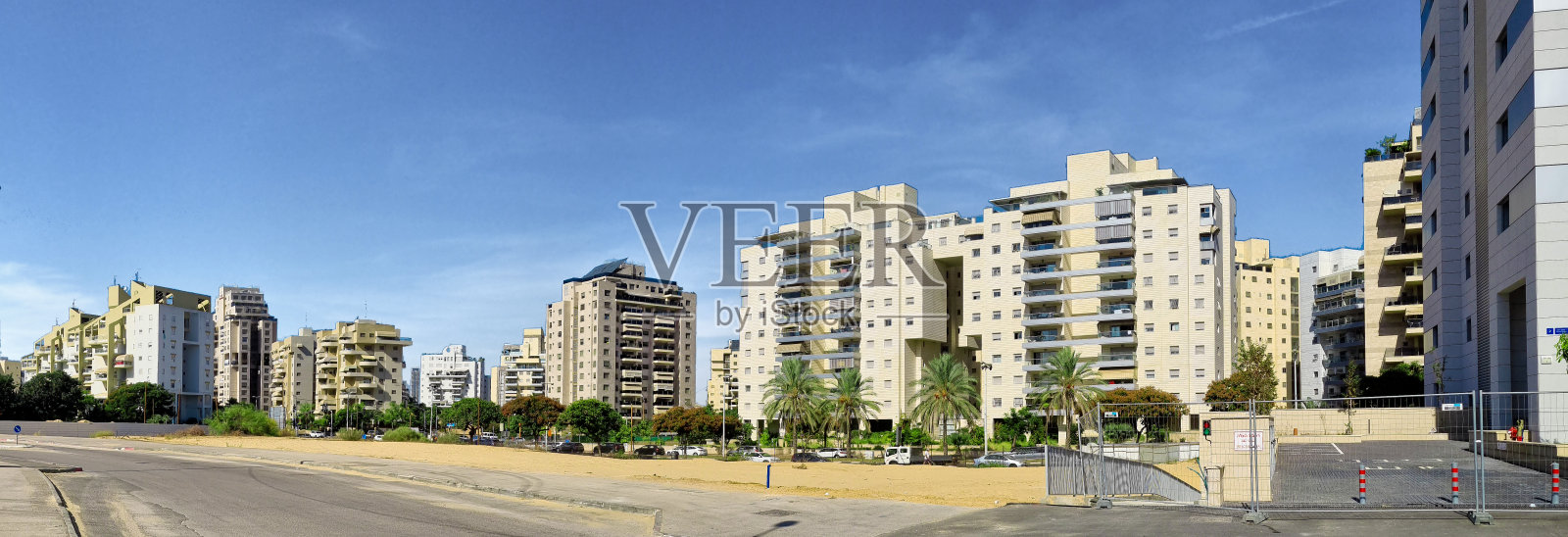 以色列霍隆市现代化住宅区景观照片摄影图片