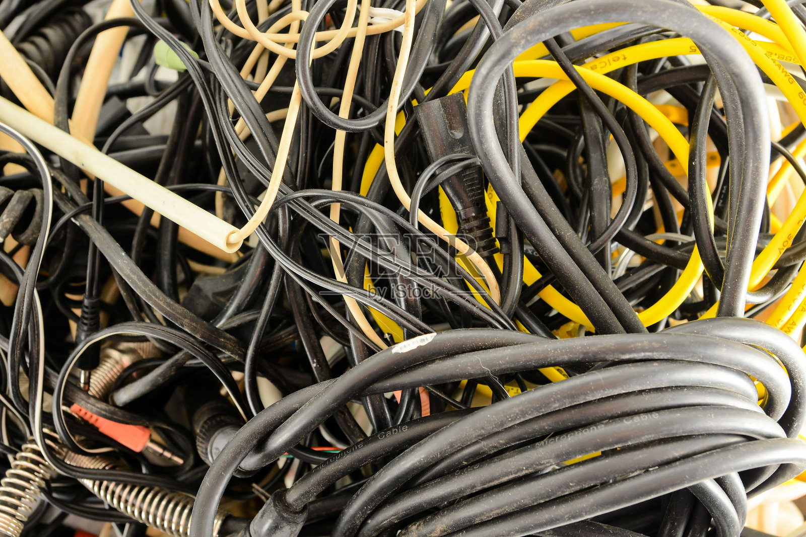 电气设备电缆照片摄影图片