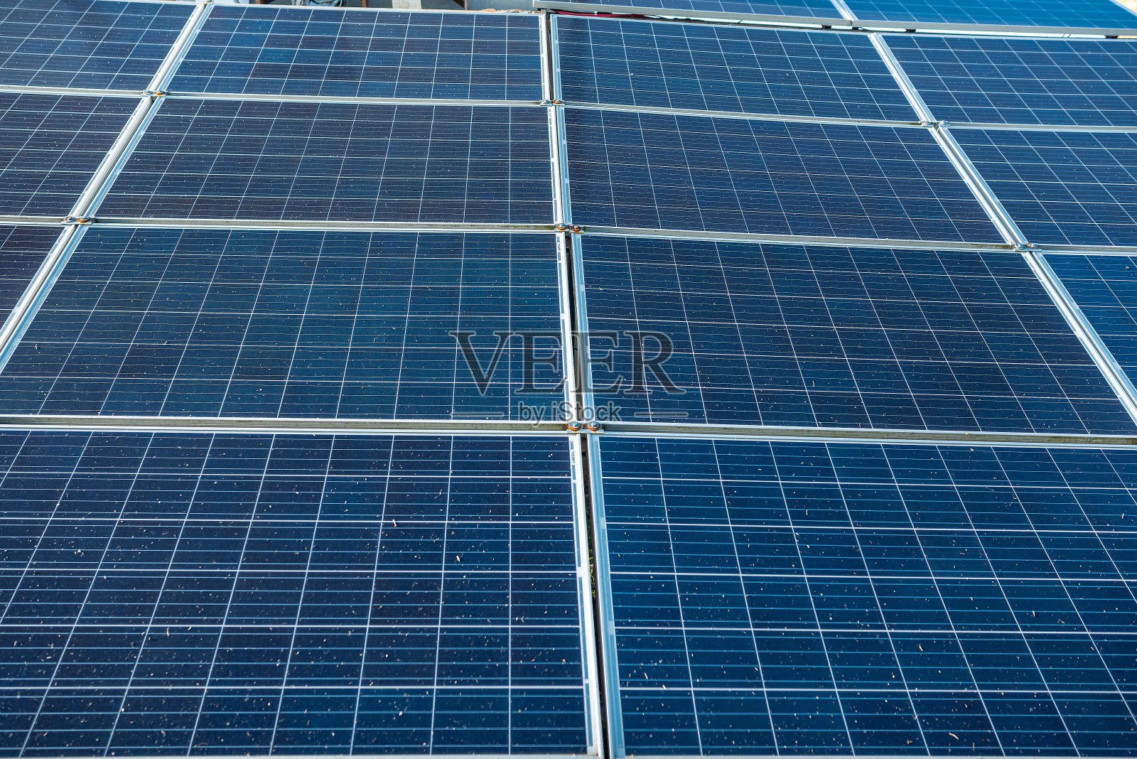 太阳能光伏发电设备，替代绿色能源概念照片摄影图片