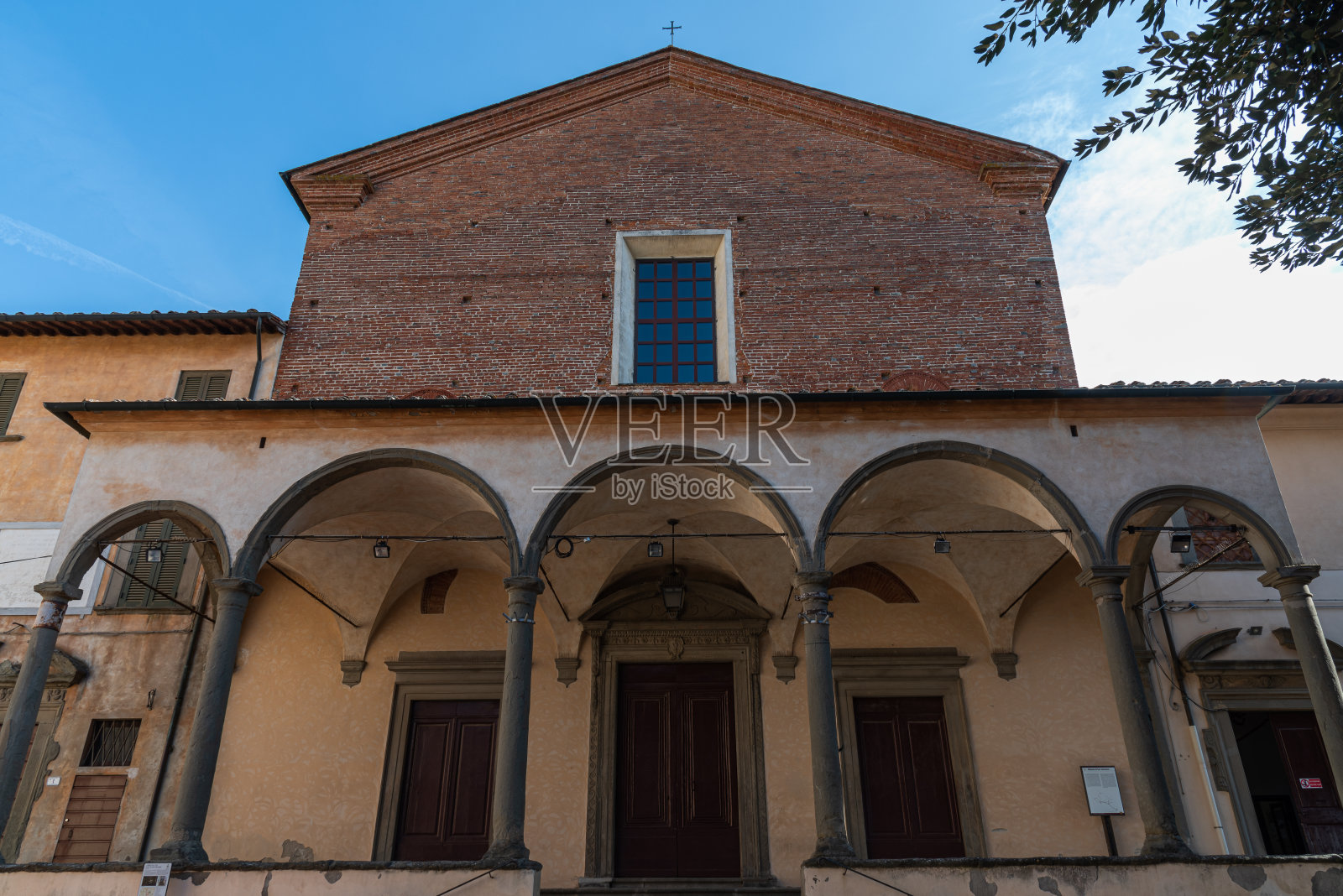 托斯卡纳富切基奥的圣萨尔瓦多修道院照片摄影图片