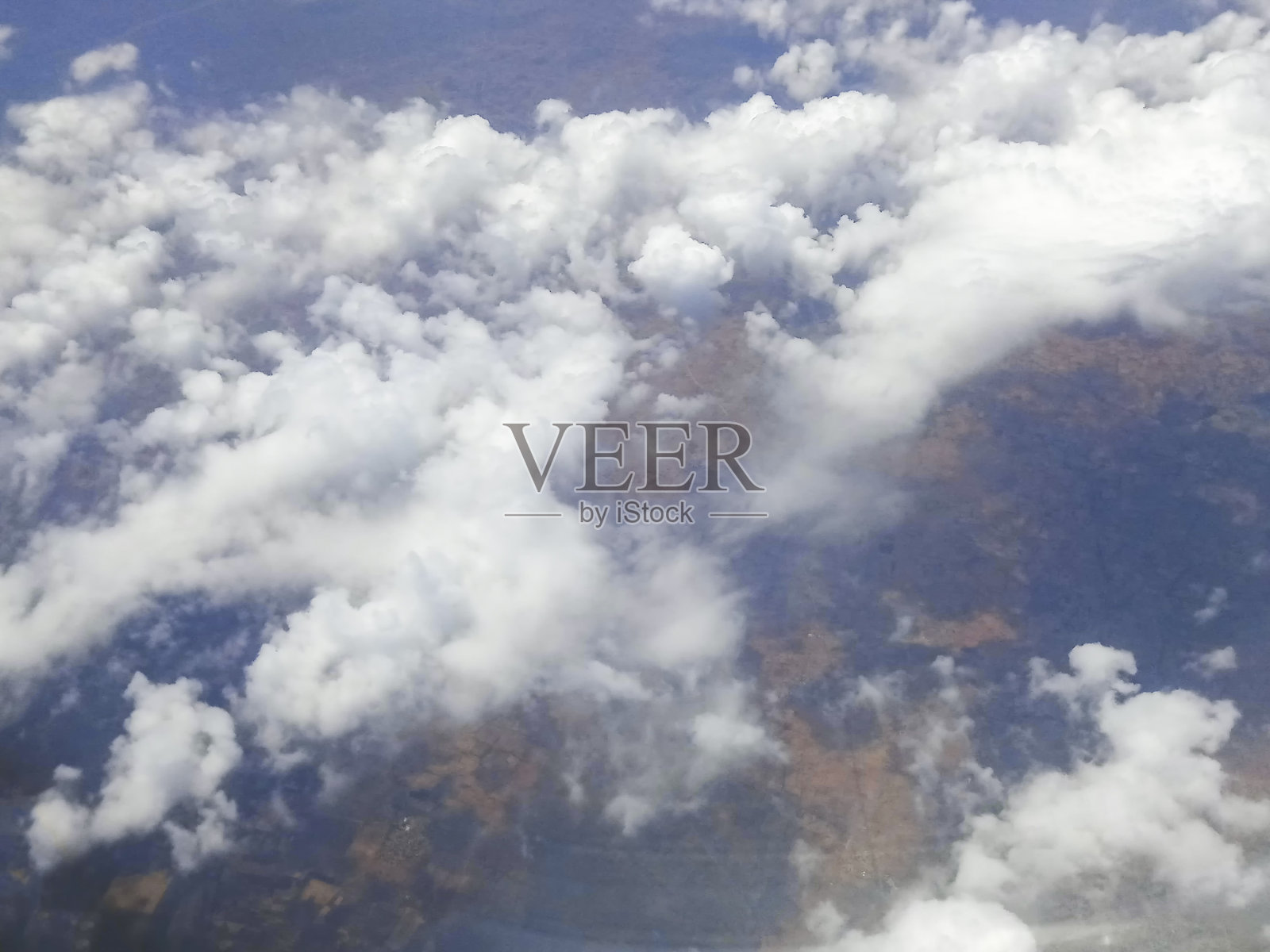 天空中的白云，自然的形象照片摄影图片