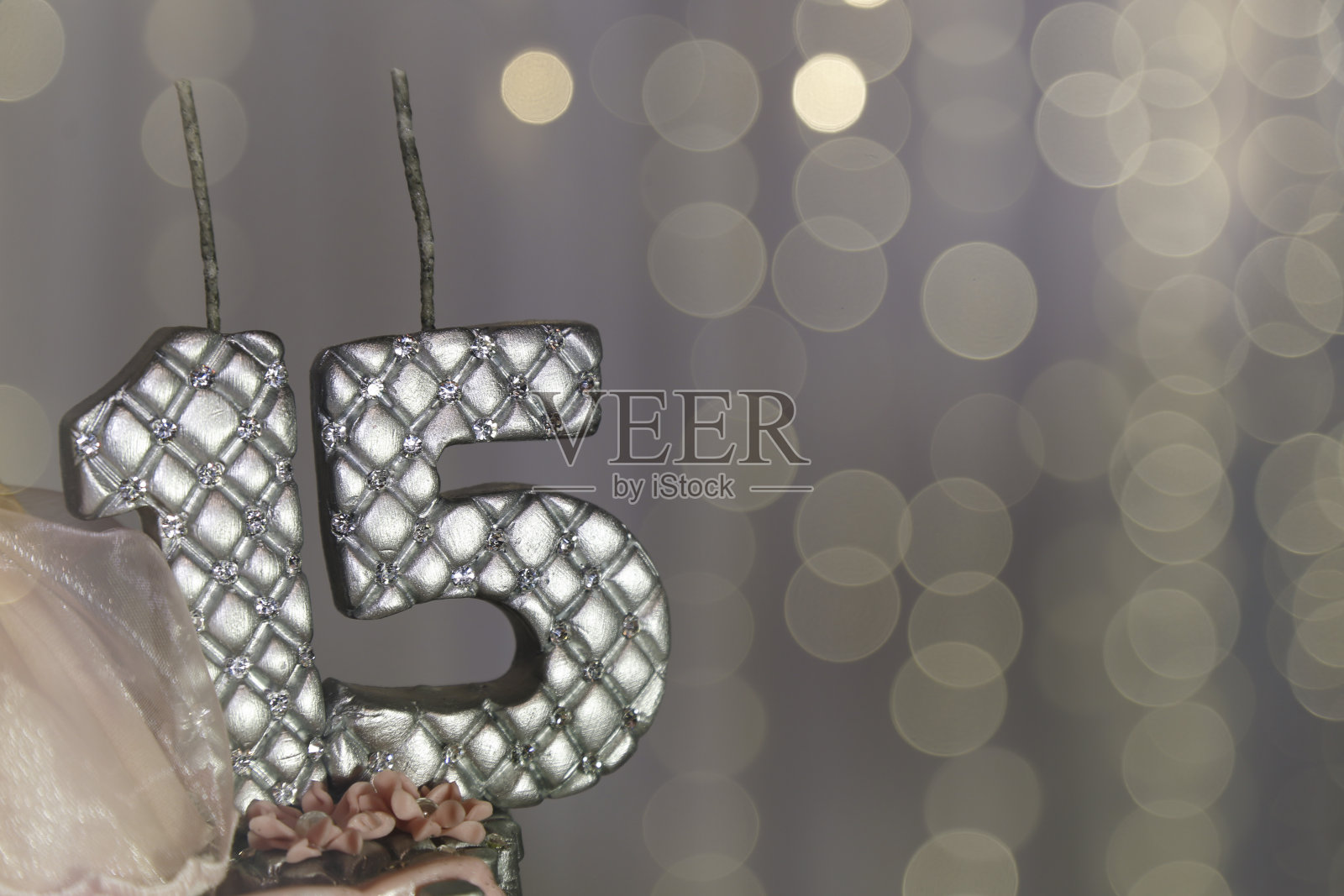 15号是银色的照片摄影图片