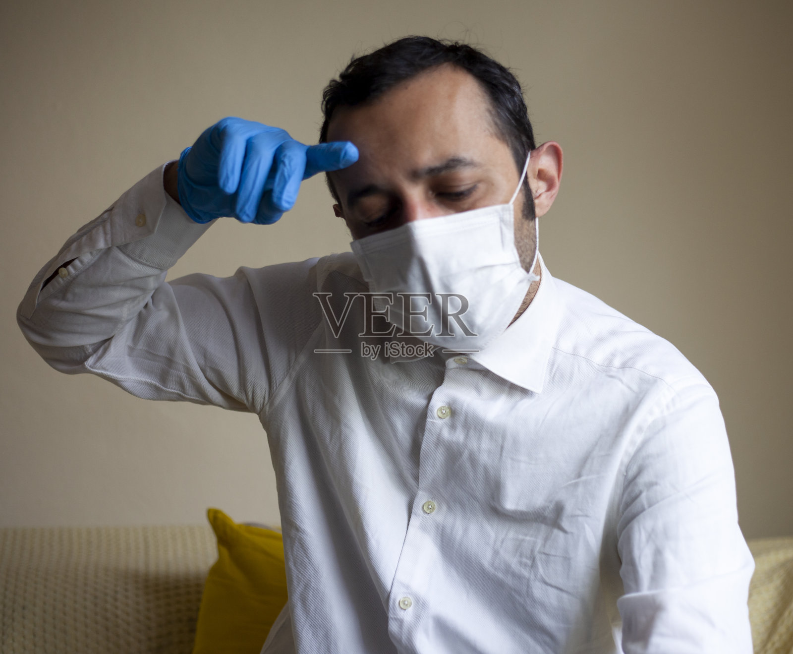 悲伤医护人员的肖像照片摄影图片