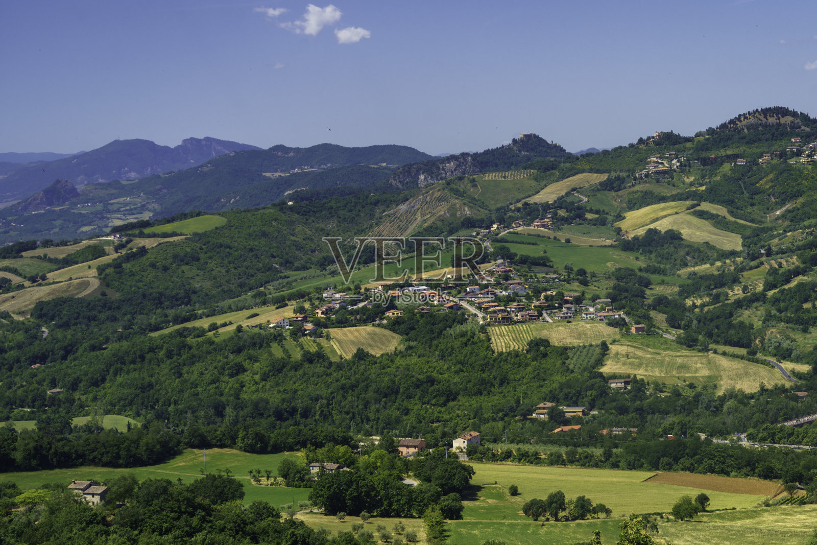里米尼省Verucchio的全景照片摄影图片